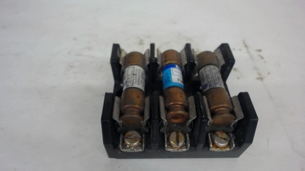 Lot Of 1, Square D, 3 Pole, Fb321-1, Fuse Block, 250 V, 30 A, Comes With 3 Fuses