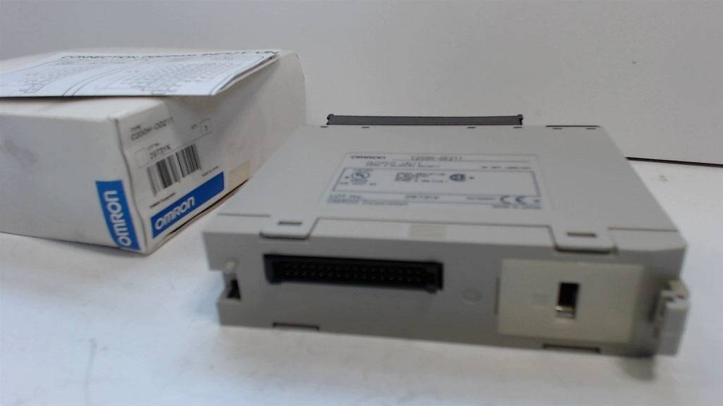 OMRON OUTPUT UNIT C200H-0D211 -  24VDC - 0.3A/POINT .2A/UNIT - CLASS 2 - NEW