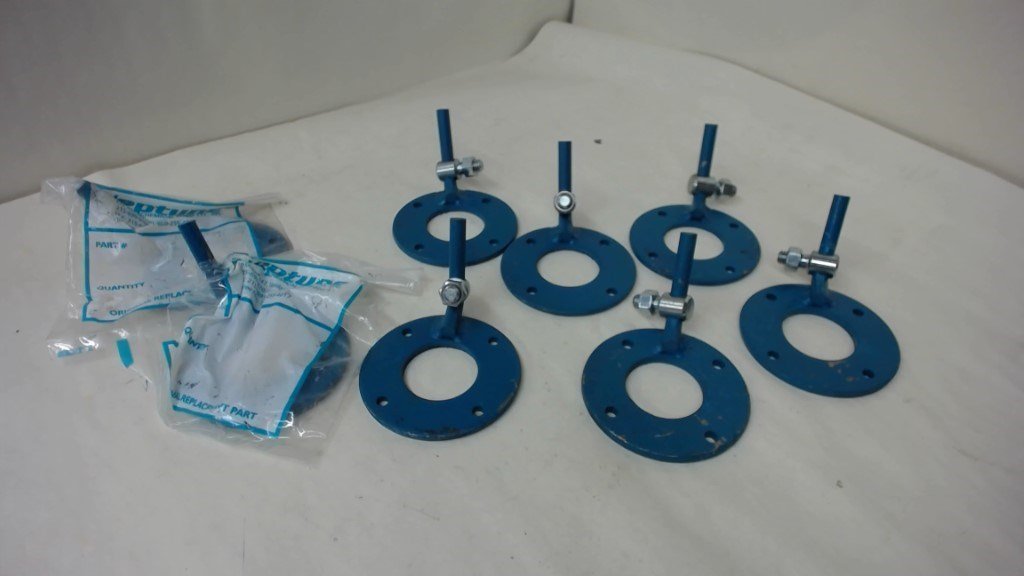 Lot Of Neptune Base For Bench Clamp