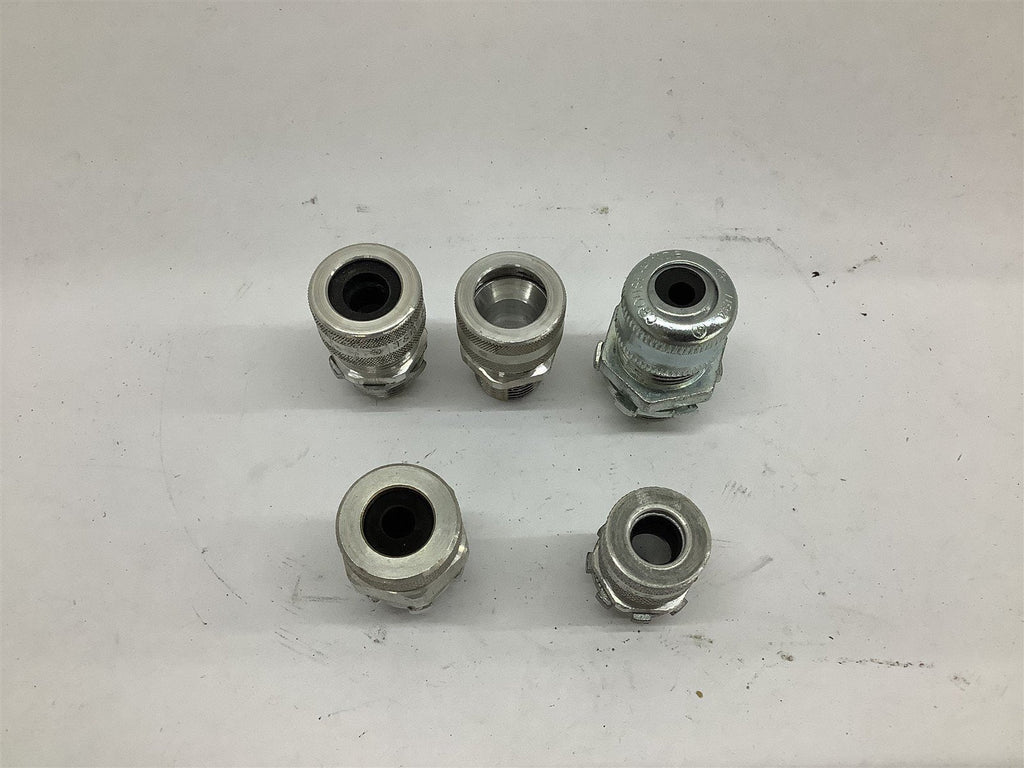 Electrical Fittings Assorted 4 Fittings 1/2", 1 Fitting 3/4" Lot Of 5