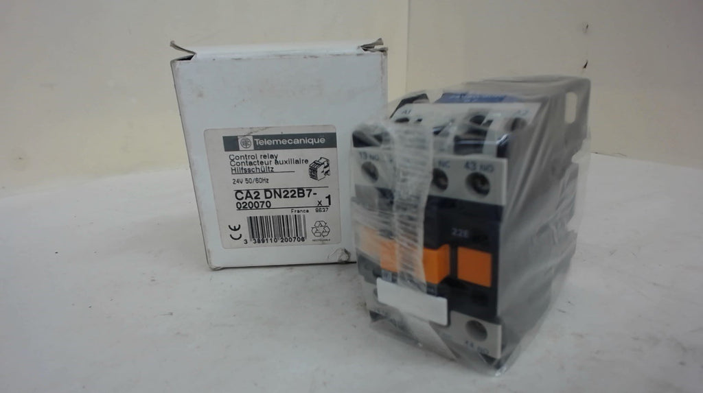 Telemecanique Ca2 Dn22B7-020070 Control Relay, 10 Amp, 4 Pole, 600 V Ac