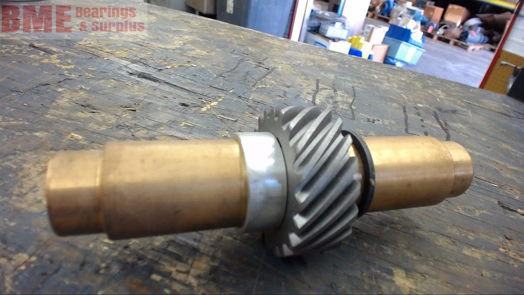 HELICAL GEAR ON SHAFT 20 TEETH,