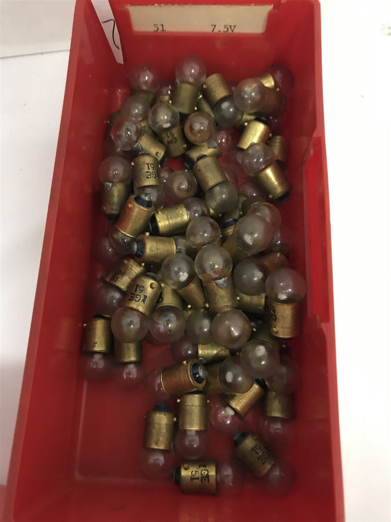 51 7.5V LOT OF 66 BULBS