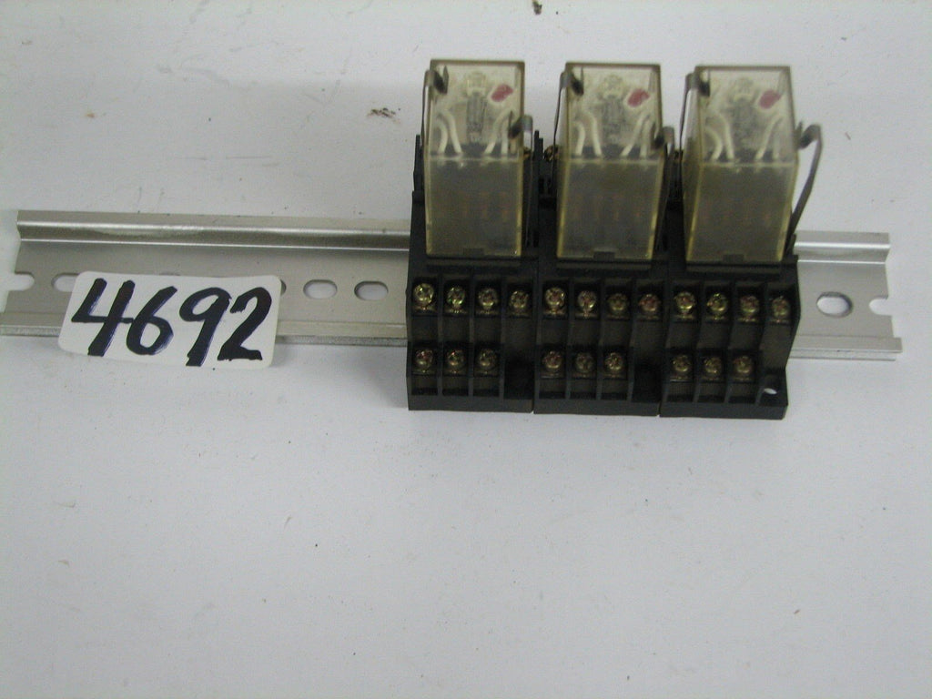 OMRON RELAYS  -  MY4N - DIN MOUNTED - MAX. 5A250V - 100/110 VAC - 1521YT  -  USE