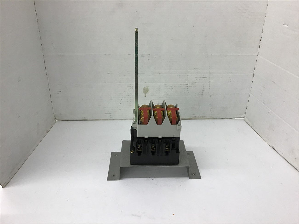 Allen-Bradley 194R-NJ030P3 480 volts @ 7.5 HP 30 Amp 600 V Max Disconnect Swtich
