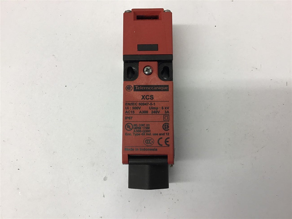 Telemecanique XCS-PA593 240 V 3 Amp Interlock Safety Switch