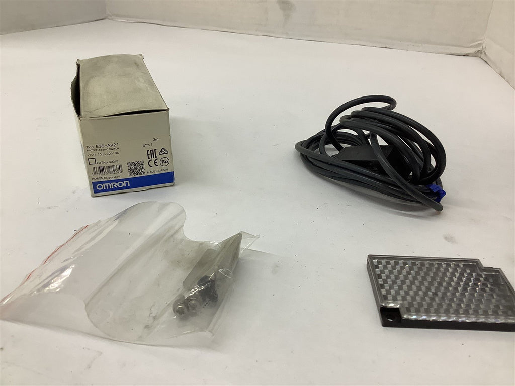 Omron E3S-AR21 Photoelectric Sensor 10-30 VDC