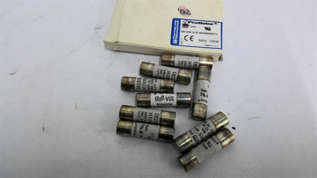 Ferraz M330015J 600 Volt 30 Amp Fuse Lot of 9