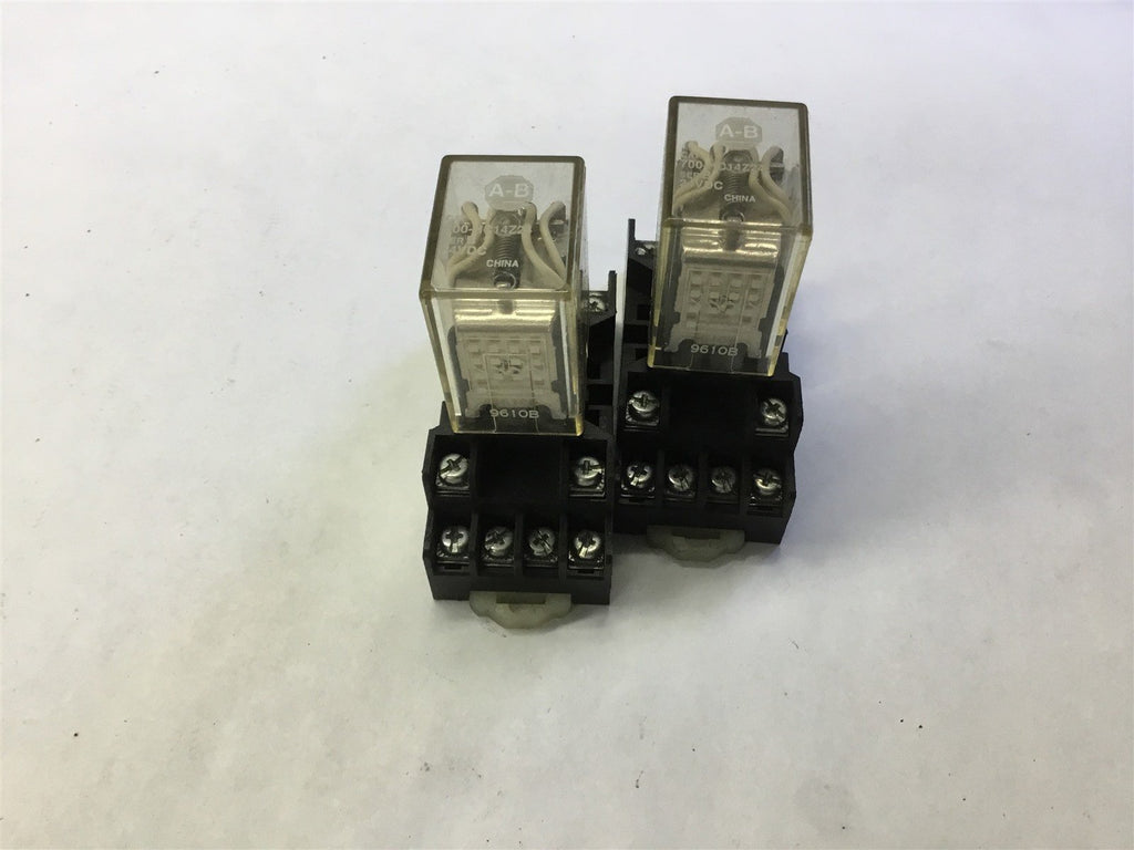 LOT OF 2-- ALLEN-BRADLEY 700-HC14Z24 RELAY 24VDC WITH BASE